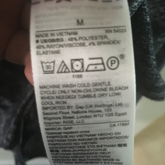 Medium GAP Long sleeve top - Picture 3 of 3